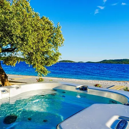 Holiday home Mit Privatpool Fuer 4 Personen Ca 54 Qm In Drage, Dalmatien Norddalmatien *